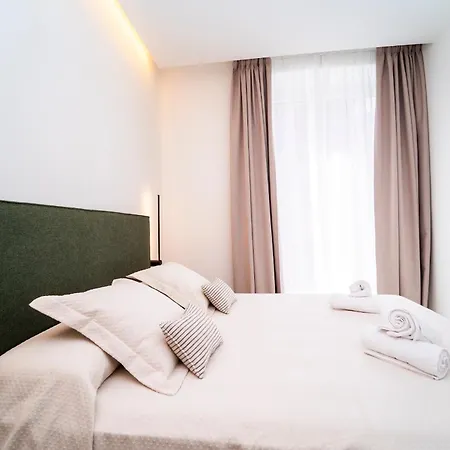 Edificio Reyes Catolicos Centro By Renthas