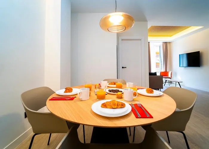 Edificio Reyes Catolicos Centro By Renthas *