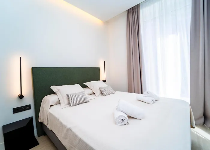 Edificio Reyes Catolicos Centro By Renthas *