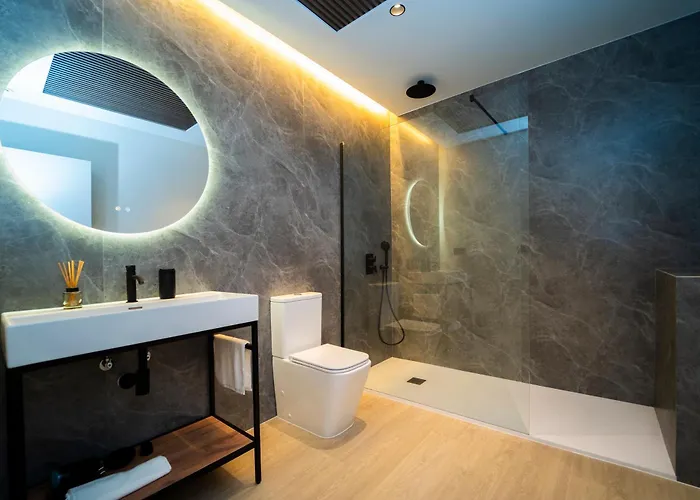 Edificio Reyes Catolicos Centro By Renthas *