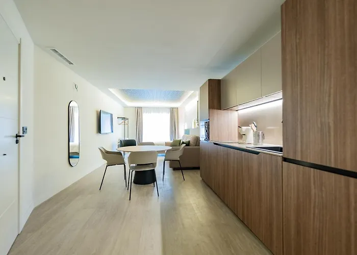 Edificio Reyes Catolicos Centro By Renthas