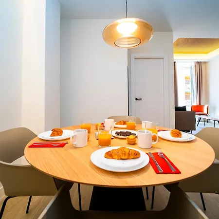 Edificio Reyes Catolicos Centro By Renthas *