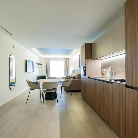 Edificio Reyes Catolicos Centro By Renthas